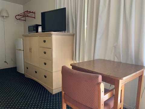 Standard Room, 2 Double Beds | Desk, free WiFi, bed sheets