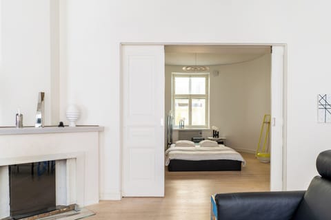 Apartment | Living area | Flat-screen TV