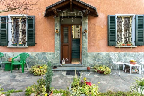 Building Exterior, Main Entrance