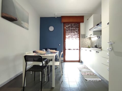 Apartment, 3 Bedrooms, Terrace, Garden View | Interior