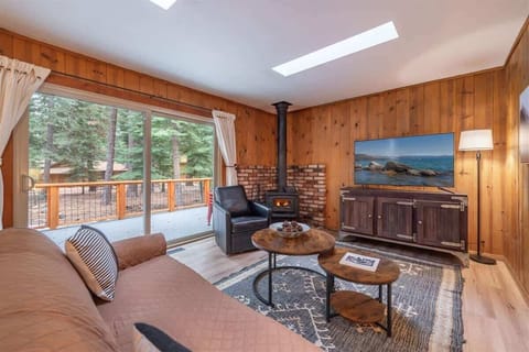 Fully Furnished Living Room with Flat Screen TV