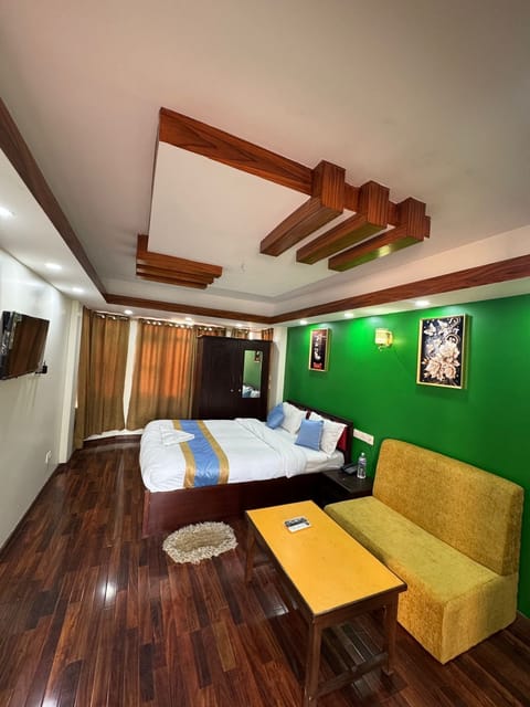 Executive Double Room | Individually furnished, free WiFi