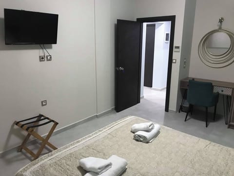 Family Room | 1 bedroom, soundproofing, iron/ironing board, free WiFi