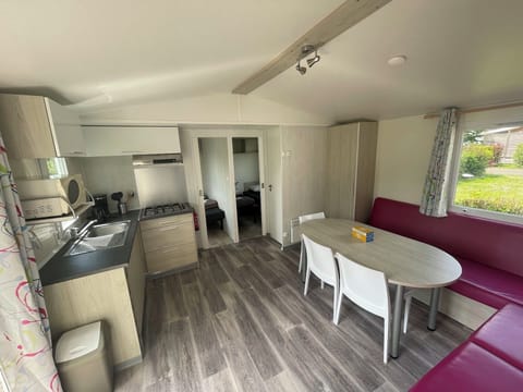 Spacious interior for 6 people