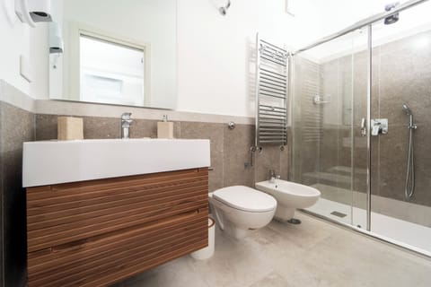 Deluxe Double Room | In-room safe, desk, blackout drapes, free WiFi