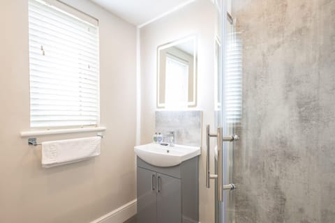 Clifton Studio 4, Darlington - Host & Stay