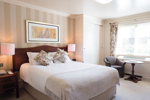 Standard Room | Premium bedding, desk, laptop workspace, blackout drapes