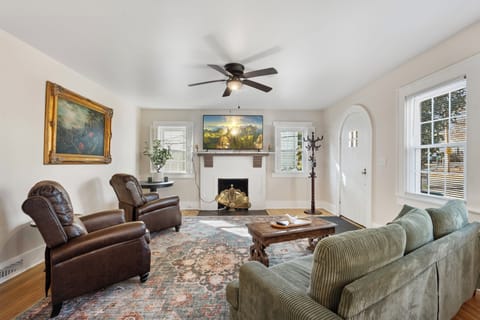 Entry/ Living