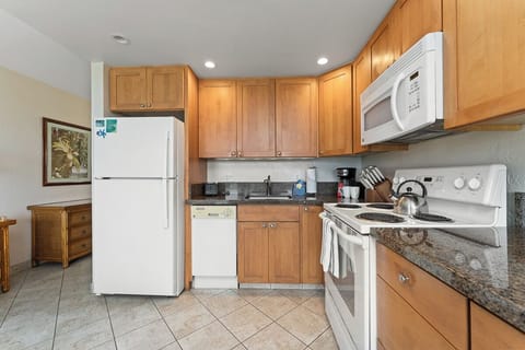 Fully Applianced Kitchen