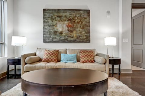 Midtown Atlanta 1 Bedroom Living Room