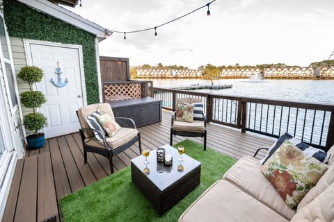 The perfect escape from your hectic life. Comfy seating with Gorgeous views 