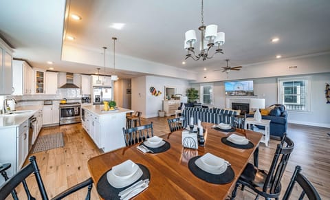 Spacious kitchen area and dining area
