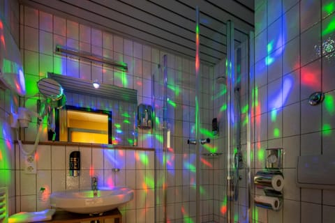 Hypo-allergenic bedding, in-room safe, desk, laptop workspace