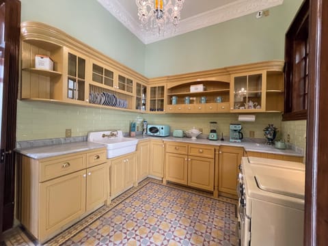 Mini-fridge, microwave, blender, cookware/dishes/utensils