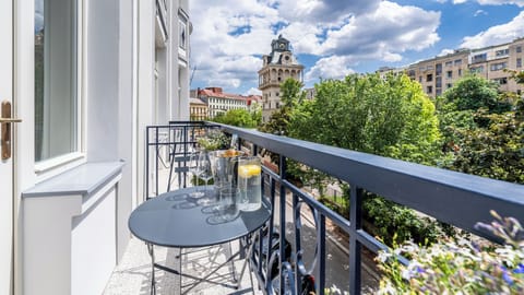 Luxury Apartment | Balcony