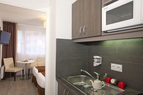 Private kitchenette