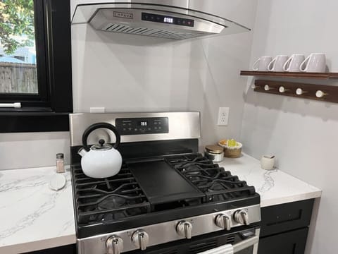 Morning coffee or midnight tea? This kitchen`s got you covered with style. Fuel up and let the cozy vibes brew!