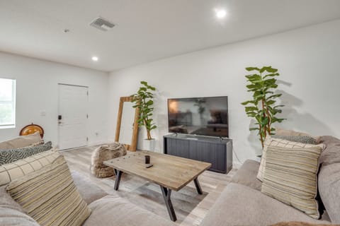 Palmetto Vacation Rental | 4BR | 2BA | 1,800 Sq Ft | Stairs Required