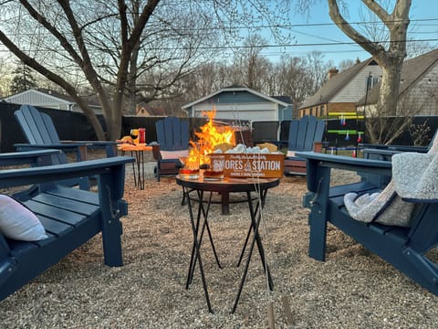 "...loved the lawn games and roasting s'mores at night too. The locally made s'more package was a great treat for us all!" - Charles