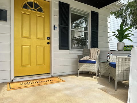 Walk through the iconic golden door and nothing short of school spirit awaits! Every corner is thoughtfully decorated to celebrate ND's rich heritage and vibrant sports culture. Get ready to immerse yourself in an ambiance that’s uniquely South Bend.