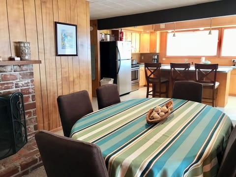 Cottage Inn Dining Area With Wood Burning Fireplace - Dining area with wood burning fireplace