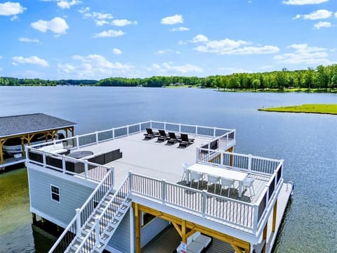 Elevated Moments – Lounge, dine, or simply linger—this rooftop retreat was made for memories in the making.