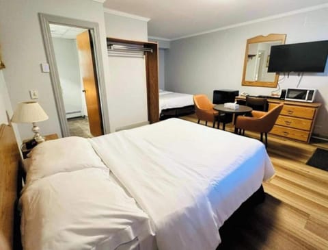 Desk, iron/ironing board, WiFi (free), bed sheets