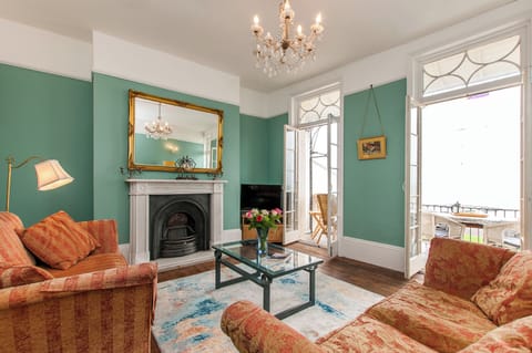 Lounge with Direct Sea Views and Balcony with outdoor furniture