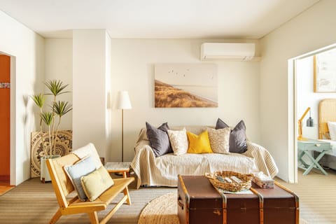 Relaxing vibes and charming details. Stylish and comfortable, your perfect home-away-from-home setting. 