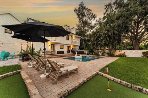 Just a short drive to beautiful beaches. Ideal for sun seekers and water sports enthusiasts.