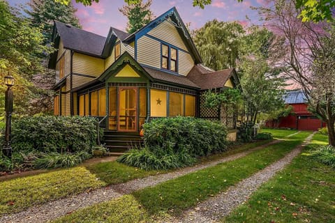 The front of this historic property from the famous street it sits on!