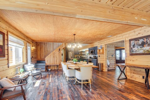 House (4 Bedrooms) | Interior