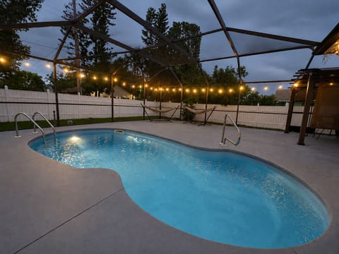 Pool villa lores1