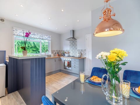Kitchen | Leehaven, Torquay