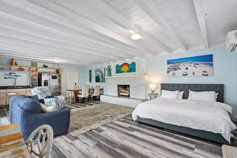 Spacious pool cottage