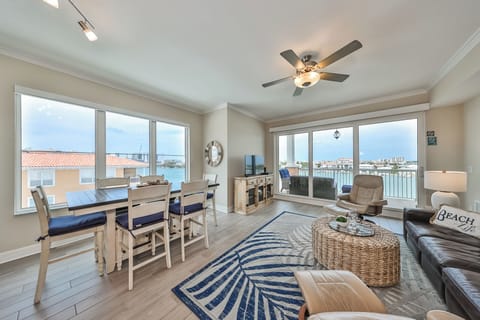 Gorgeous Inter Coastal Views from every window!