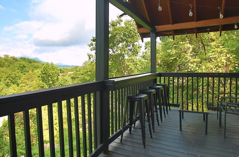 Rail bar on upper balcony.
