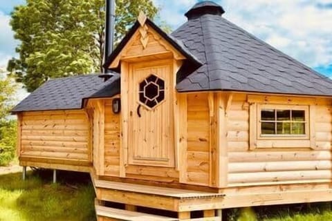 Midge cabin