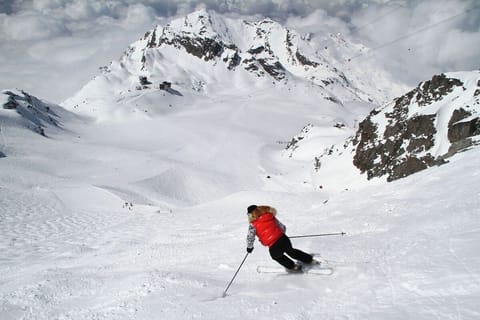 Snow and ski sports