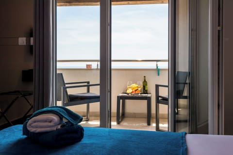 Studio (Studio Apartment with Balcony and Sea) | Free WiFi