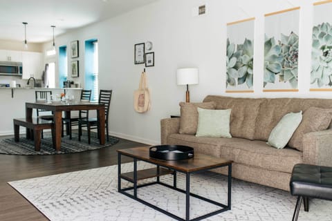 Lancaster Vacation Rental | 2BR | 1.5BA | 1,100 Sq Ft | Stairs Required