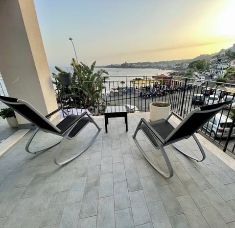 Exclusive Quadruple Room | Minibar, laptop workspace, free WiFi, bed sheets