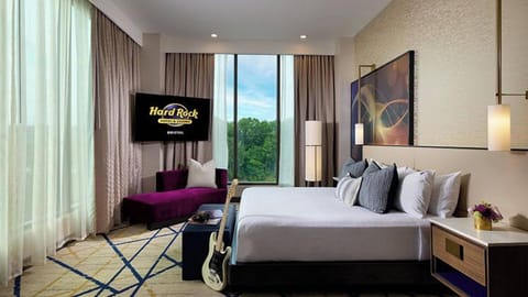 Superior Suite, 1 King Bed, Corner | Premium bedding, in-room safe, desk, laptop workspace