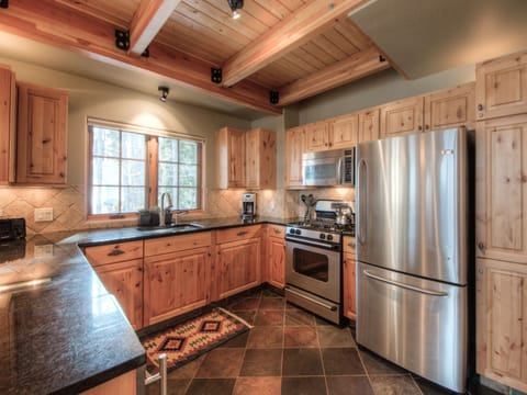 MMH 4 Indian Summer, Kitchen, 2