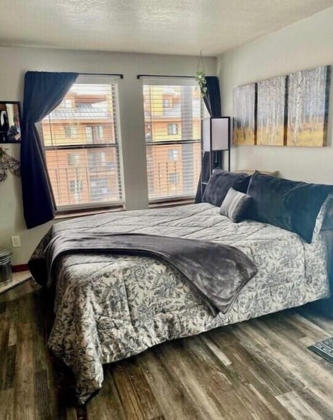 Cozy King Bed