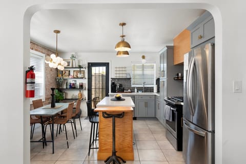 House, City View | Private kitchen | Fridge, microwave, oven, dishwasher