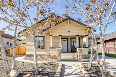 Reno Vacation Rental | 2BR | 2BA | 888 Sq Ft | Access Only By Stairs