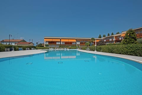 Seasonal outdoor pool, sun loungers