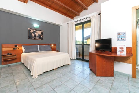 1 bedroom, in-room safe, cribs/infant beds, bed sheets