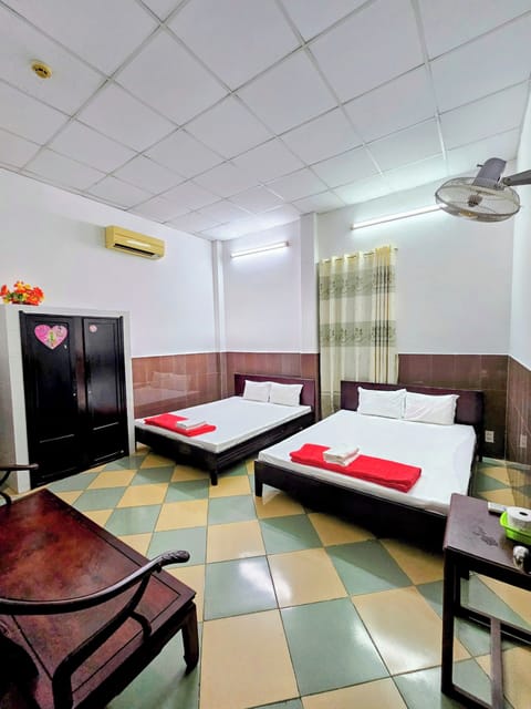 Quadruple Room | Blackout drapes, soundproofing, free WiFi, bed sheets